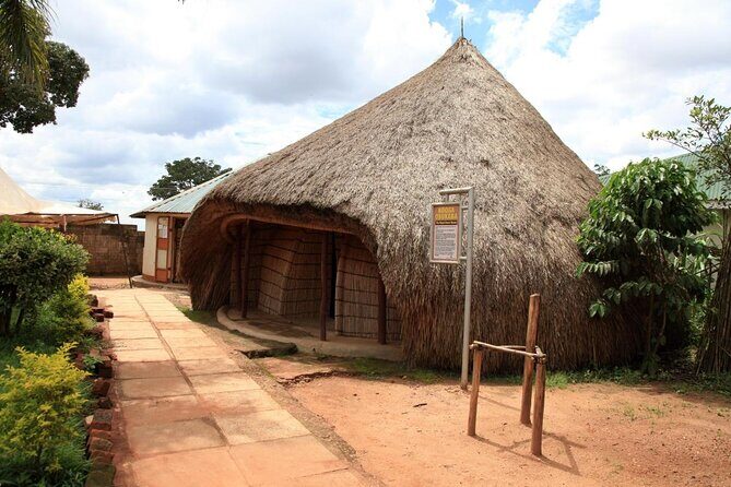 Tombs, King’s palace & Gaddafi mosque walk (Airpals Safaris tour) - Highlights: what makes this Kampala walk worth your time